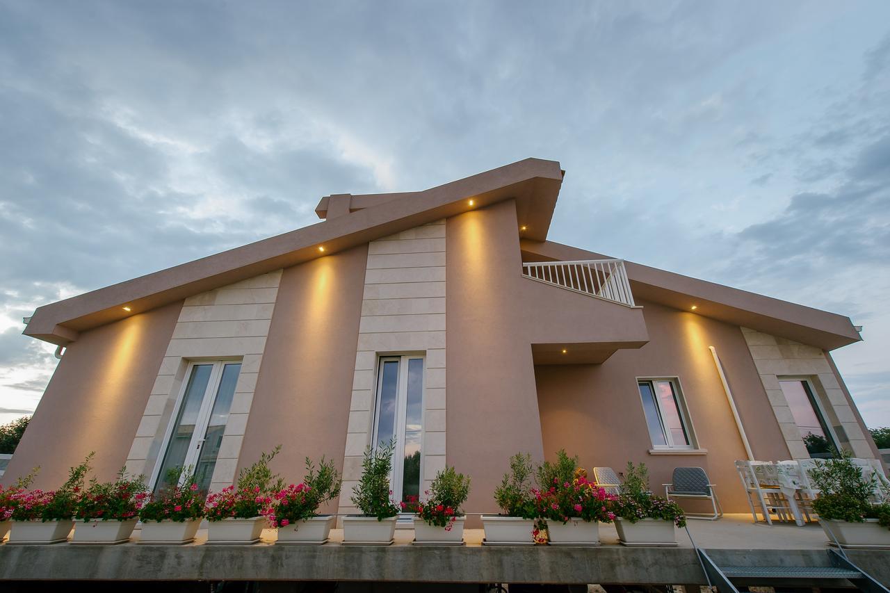シクリ Barokhouse Bed & Breakfast エクステリア 写真